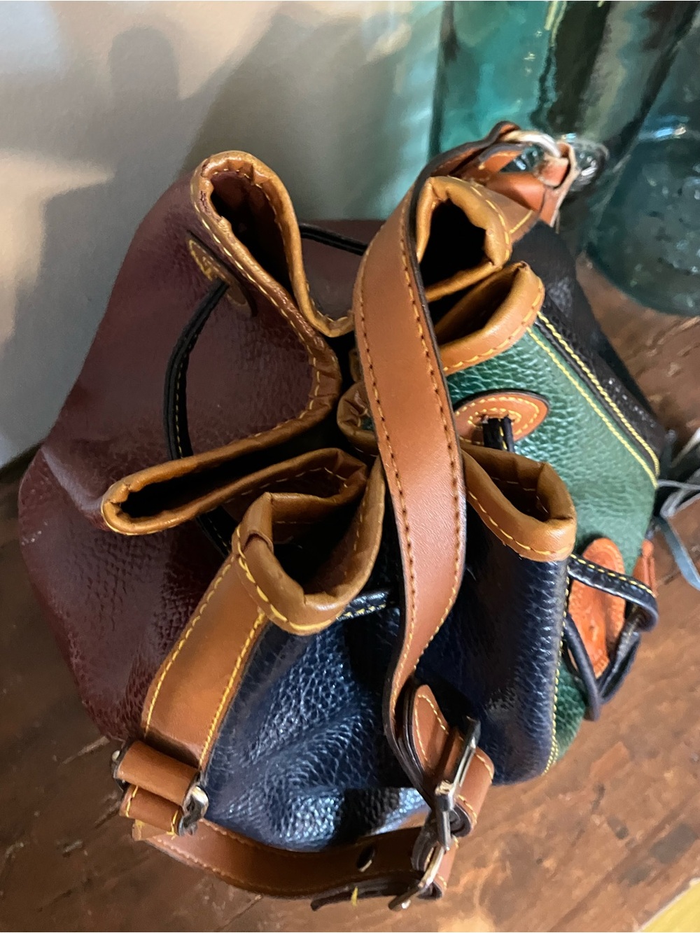 ✨Vintage✨Dooney & Bourke Colorblock All Weather Leather Drawstring Cinch Bag - Picture 8 of 11
